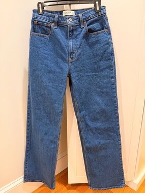 A&F the 90s Relaxed Jean- High Waisted
